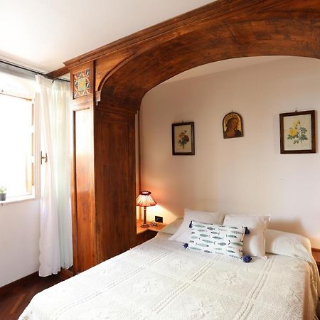 Porta Catania & Duomo Cozy Apartment タオルミーナ エクステリア 写真