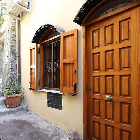 Porta Catania & Duomo Cozy Apartment タオルミーナ エクステリア 写真