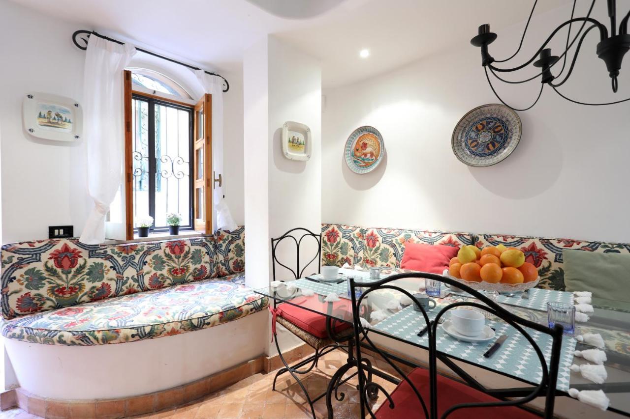 Porta Catania & Duomo Cozy Apartment タオルミーナ エクステリア 写真