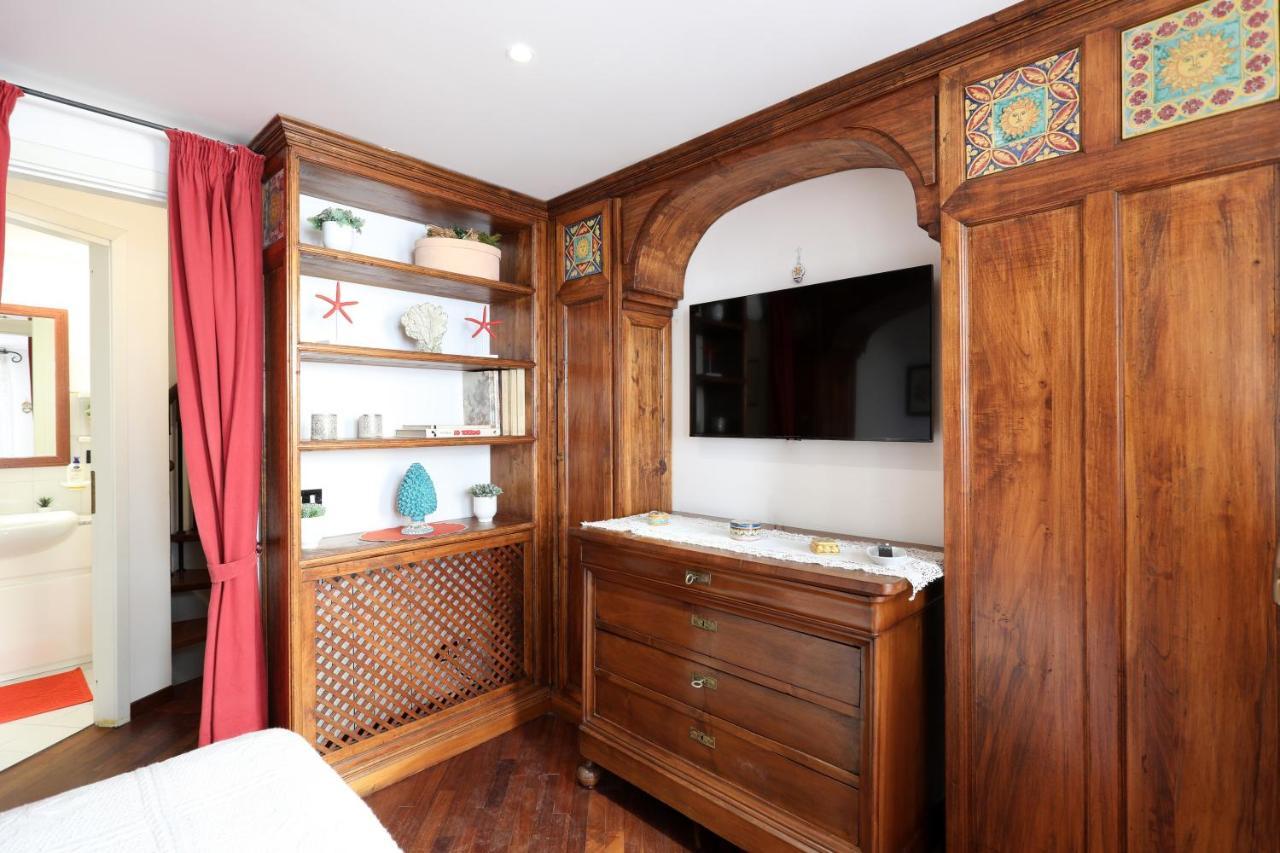 Porta Catania & Duomo Cozy Apartment タオルミーナ エクステリア 写真