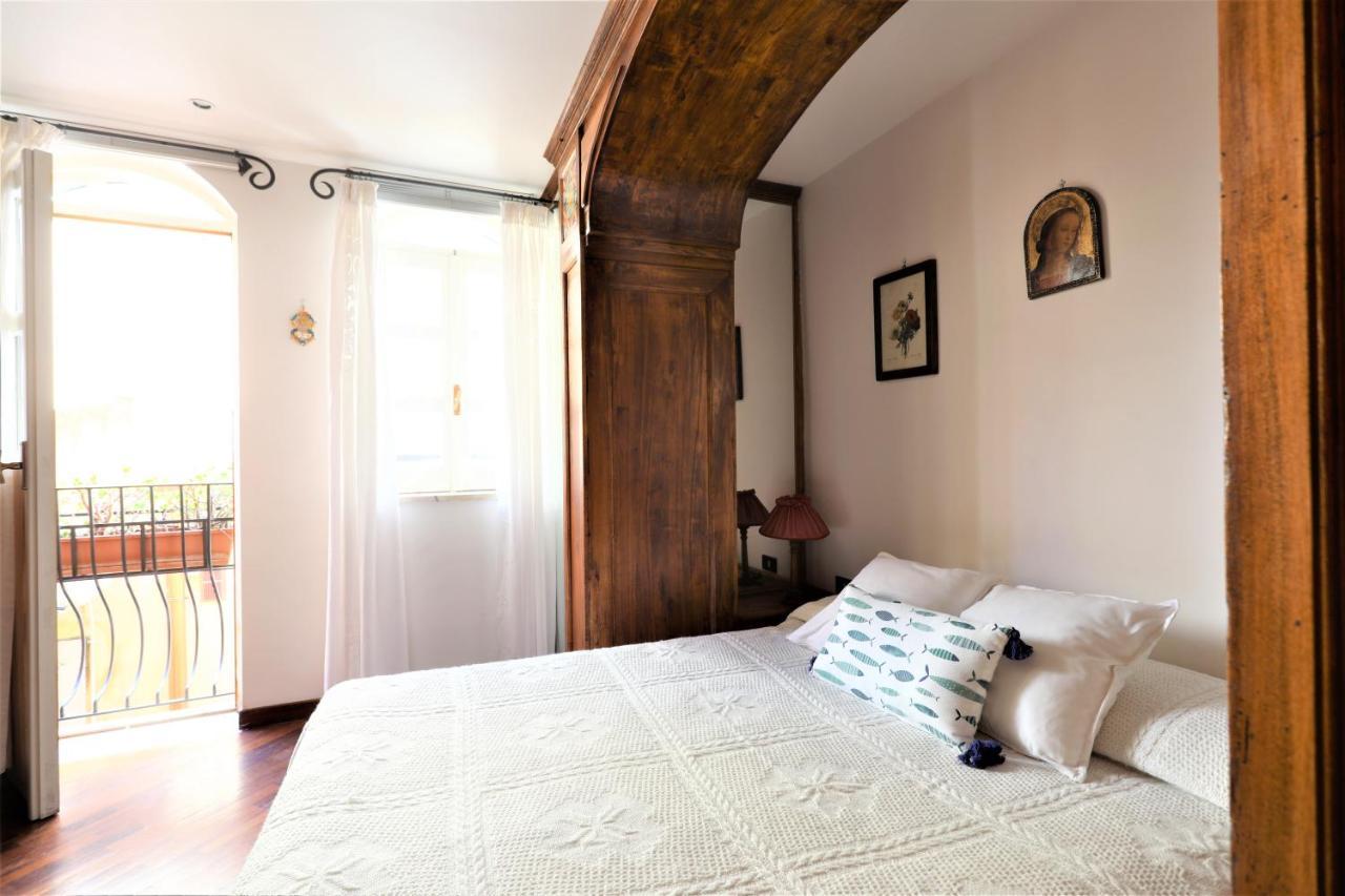 Porta Catania & Duomo Cozy Apartment タオルミーナ エクステリア 写真